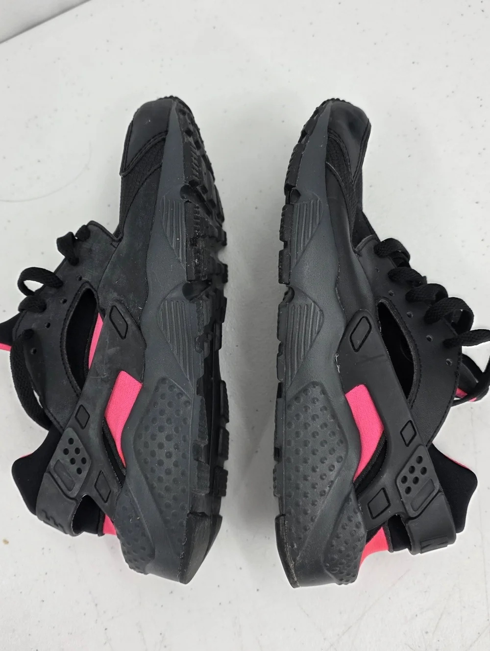 Nike‎ Air Huarache Run Premium Size 6.5 Youth 8 Women's Black Pink 654275-037.